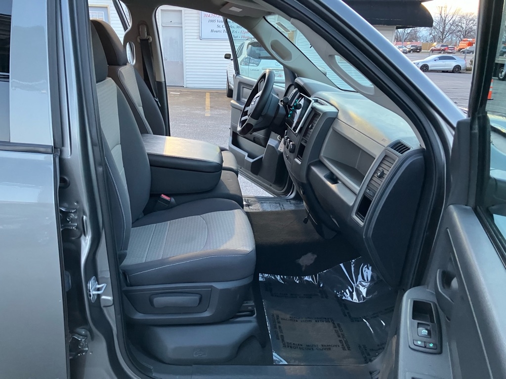 RAM 1500 ST Quad Cab 4WD 2011