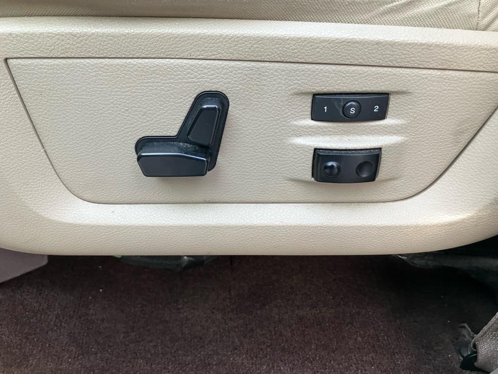 RAM 1500 Laramie Crew Cab SWB 4WD 2013