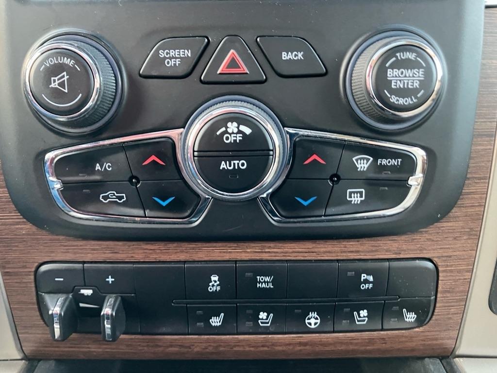 RAM 1500 Laramie Crew Cab SWB 4WD 2013