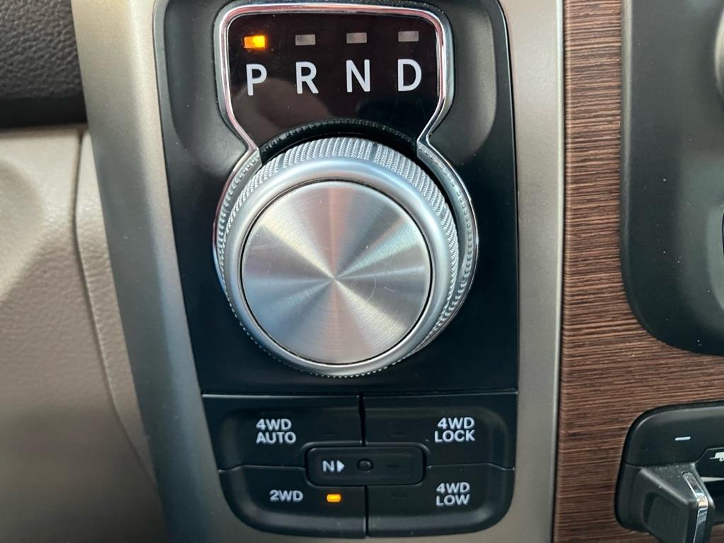 RAM 1500 Laramie Crew Cab SWB 4WD 2013