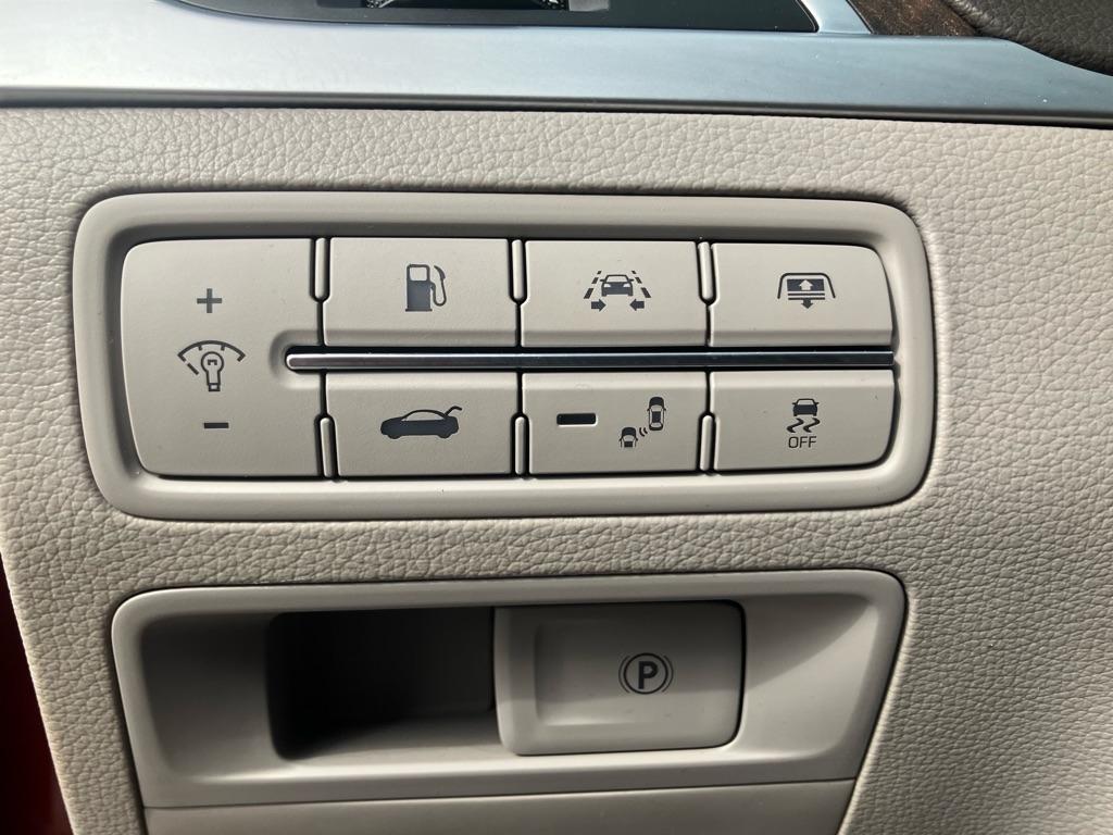 Hyundai Genesis 5.0L RWD 2015