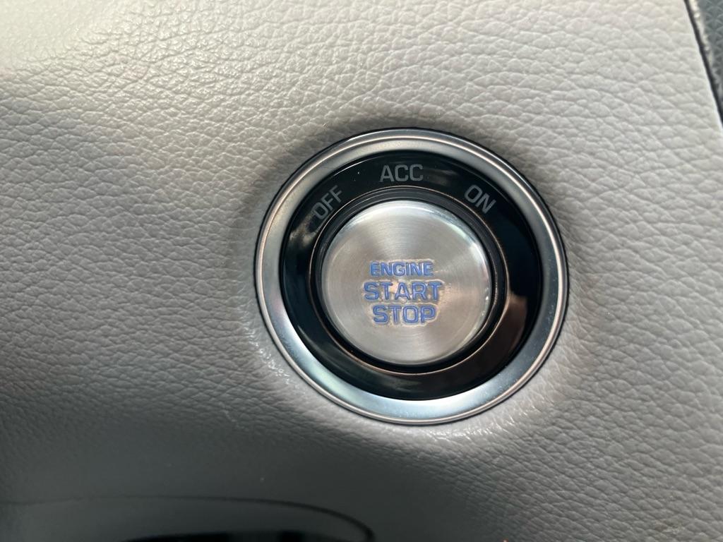 Hyundai Genesis 5.0L RWD 2015