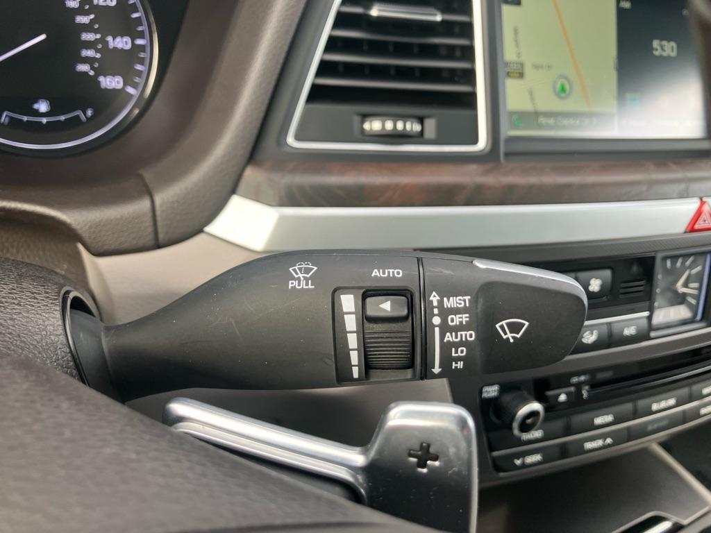 Hyundai Genesis 5.0L RWD 2015