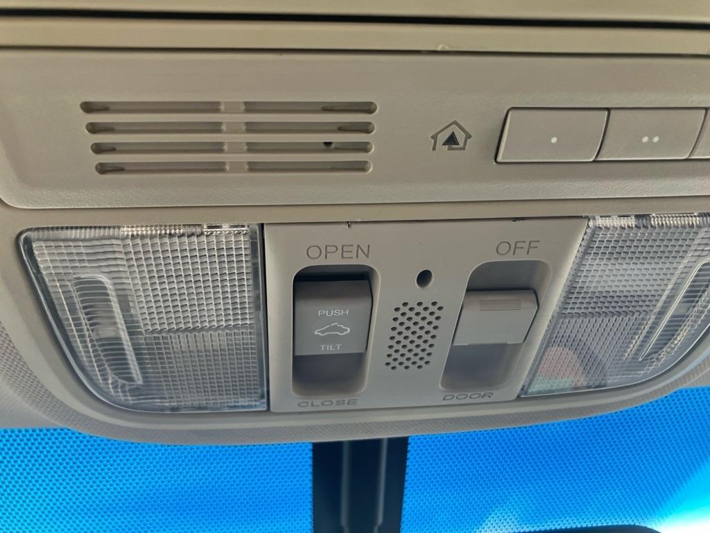 Acura TSX 5-speed AT 2012