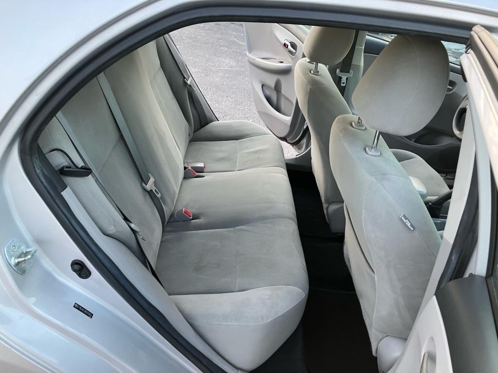 Toyota Corolla Base 5-Speed MT 2011