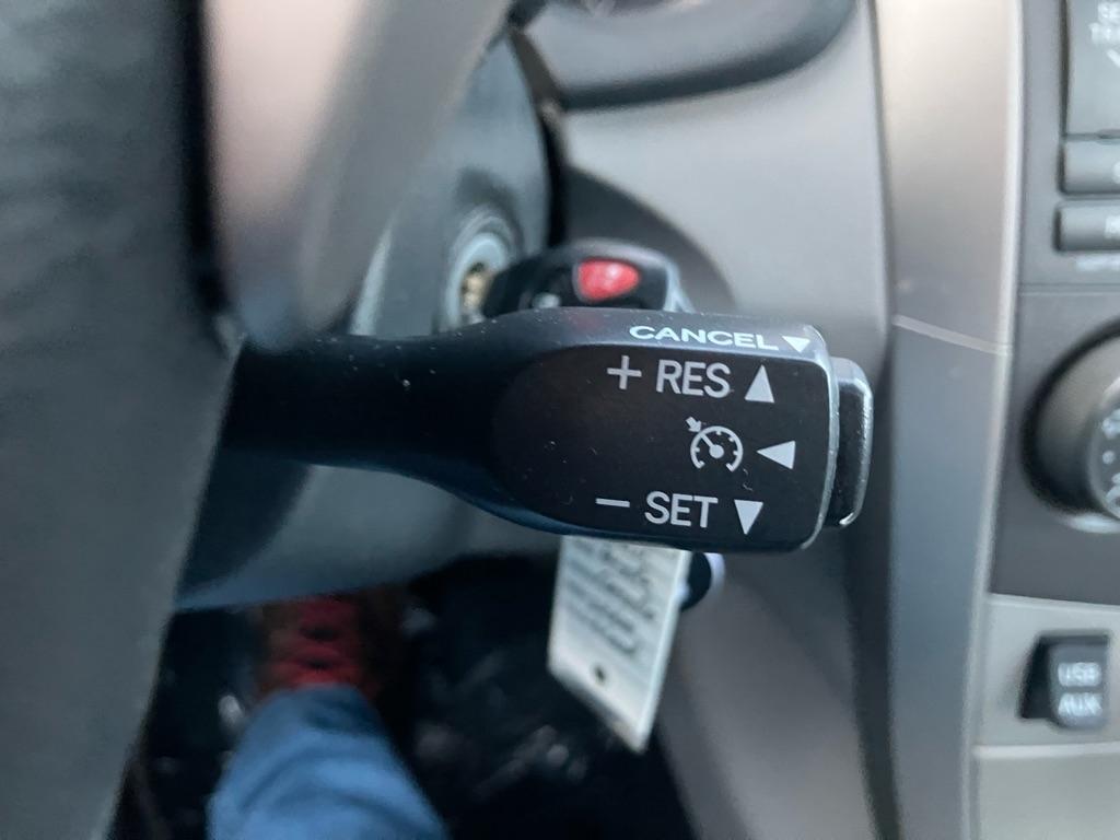 Toyota Corolla Base 5-Speed MT 2011