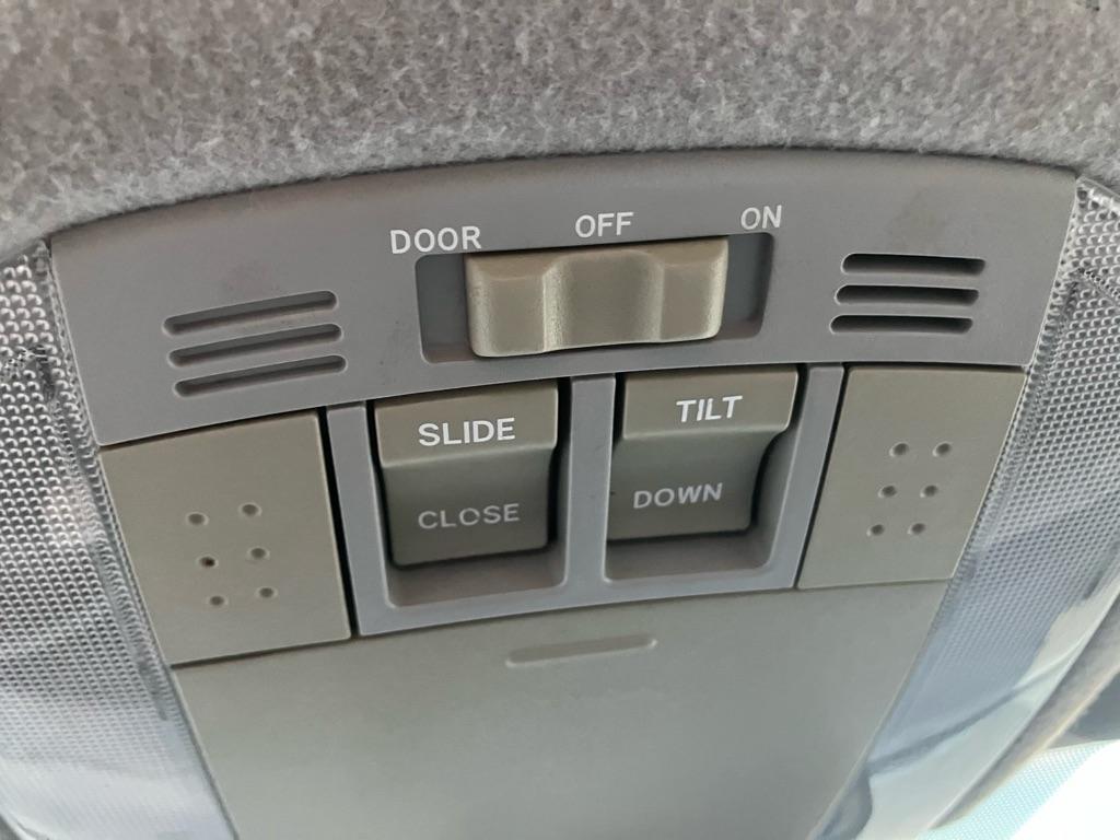 Toyota Corolla Base 5-Speed MT 2011