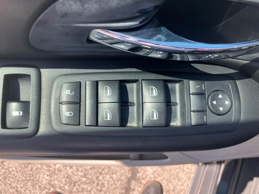Dodge Grand Caravan SXT 2012