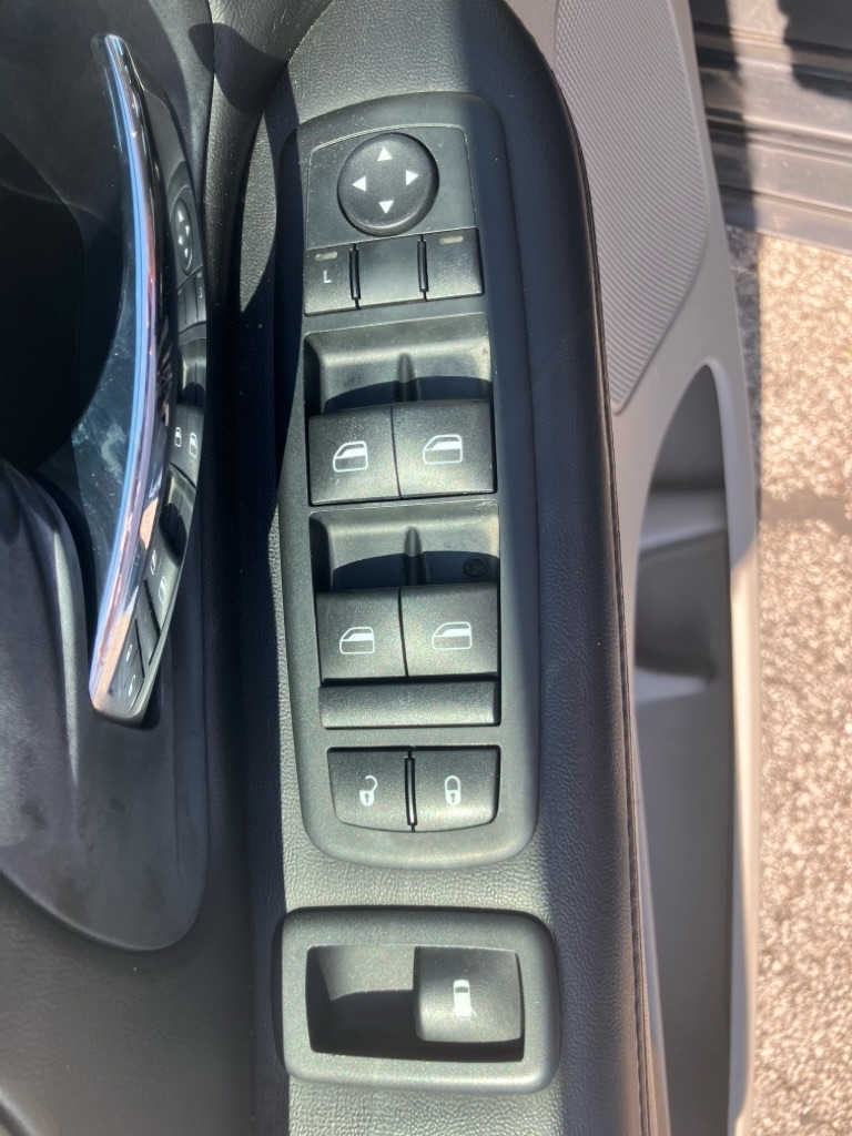 Dodge Grand Caravan SXT 2012