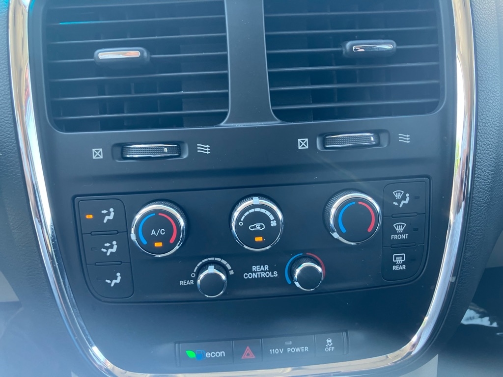 Dodge Grand Caravan SXT 2012