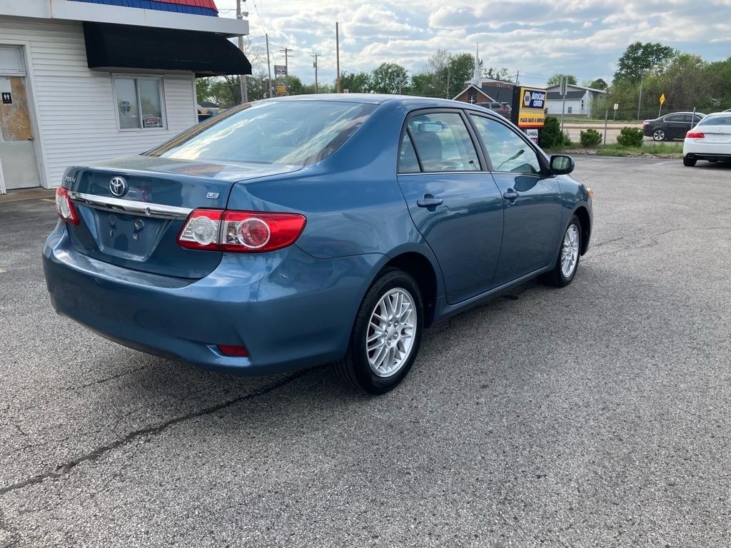 Toyota Corolla S 5-Speed MT 2013