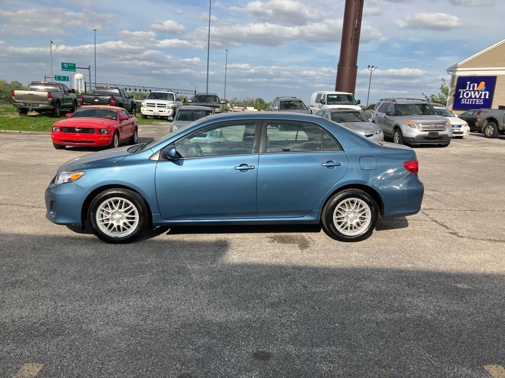 Toyota Corolla S 5-Speed MT 2013