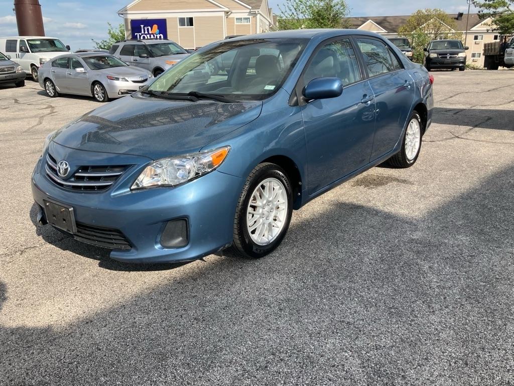 Toyota Corolla S 5-Speed MT 2013