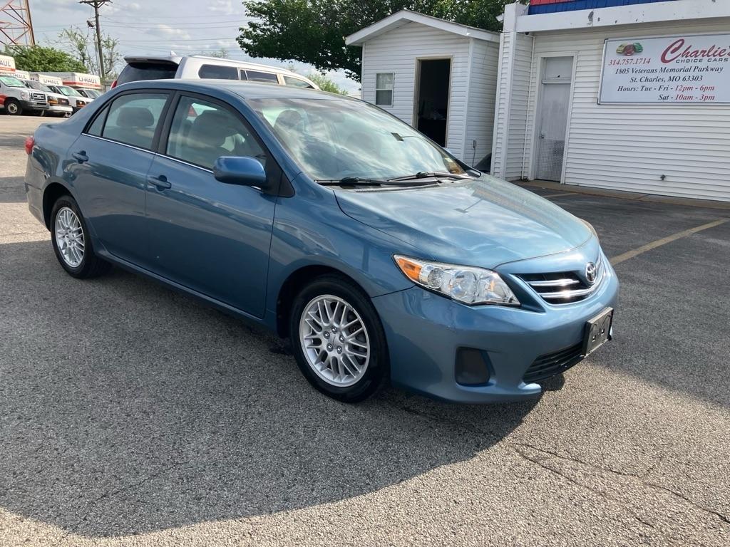 Toyota Corolla S 5-Speed MT 2013