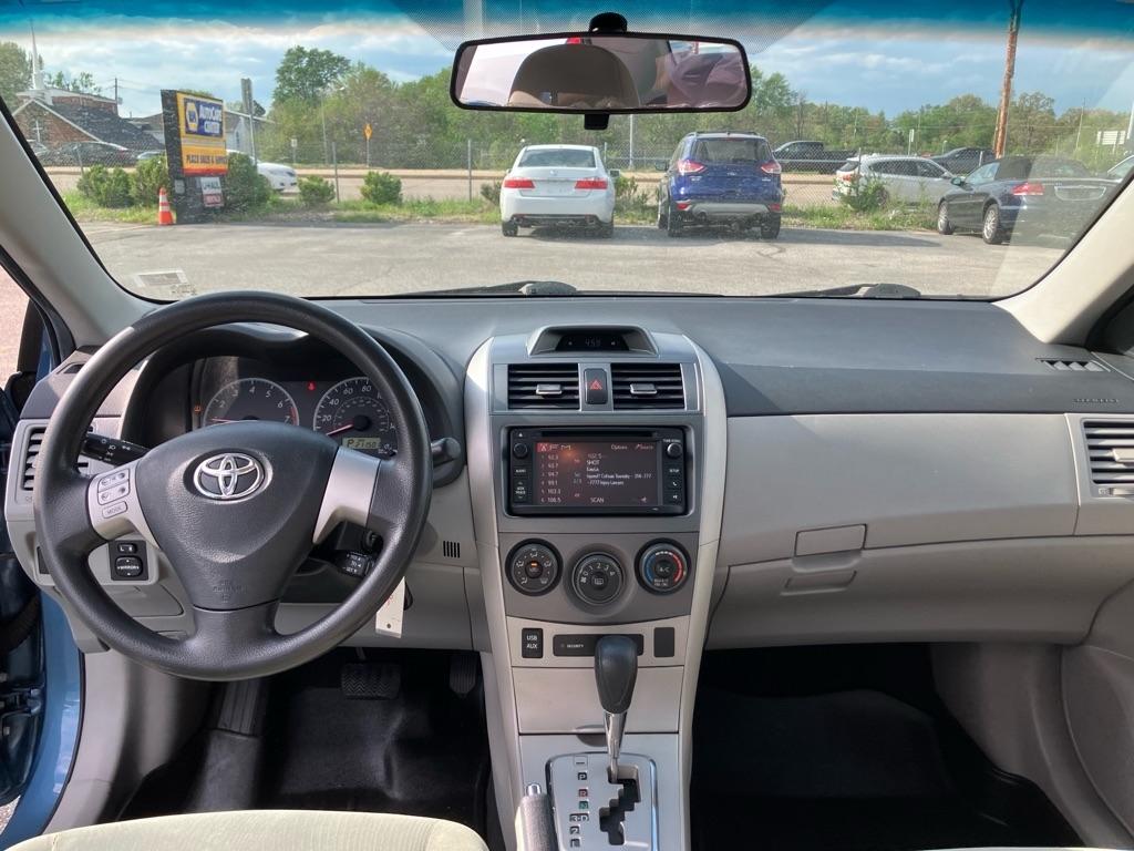 Toyota Corolla S 5-Speed MT 2013