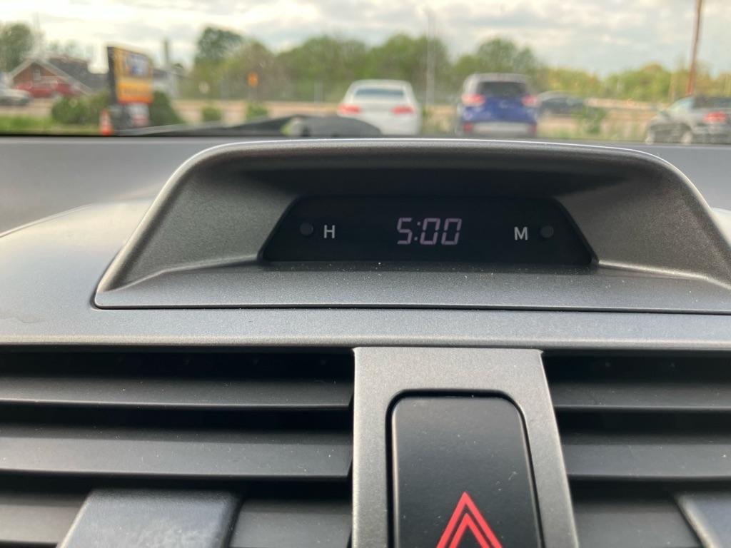 Toyota Corolla S 5-Speed MT 2013