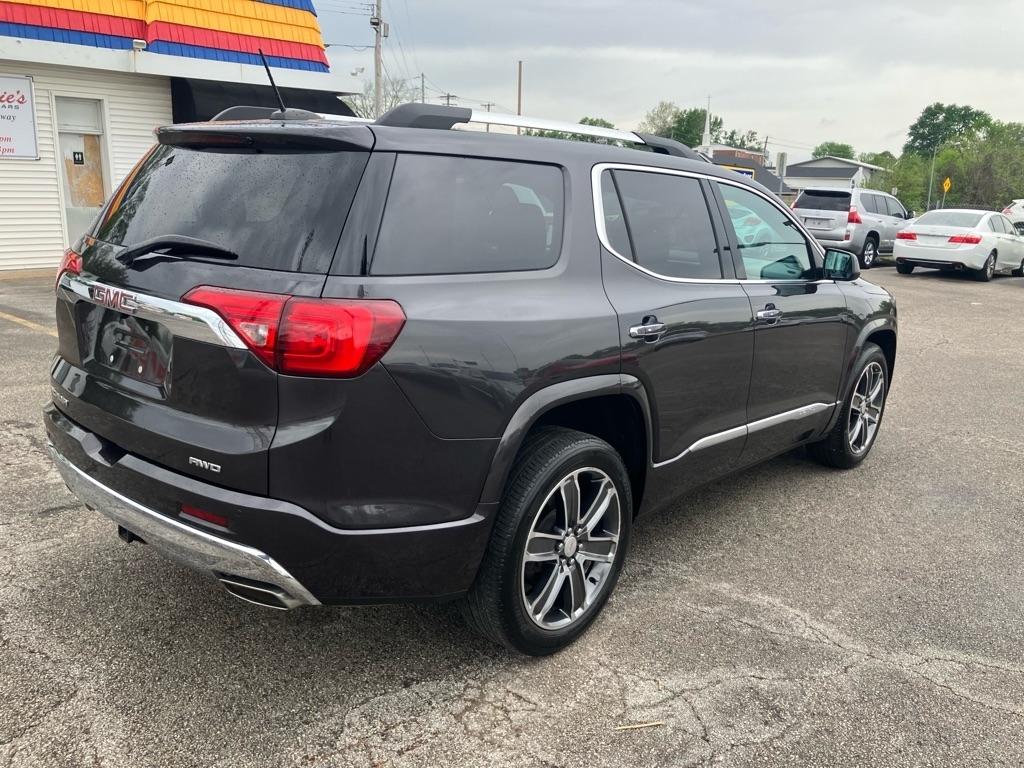 GMC Acadia Denali AWD 2017