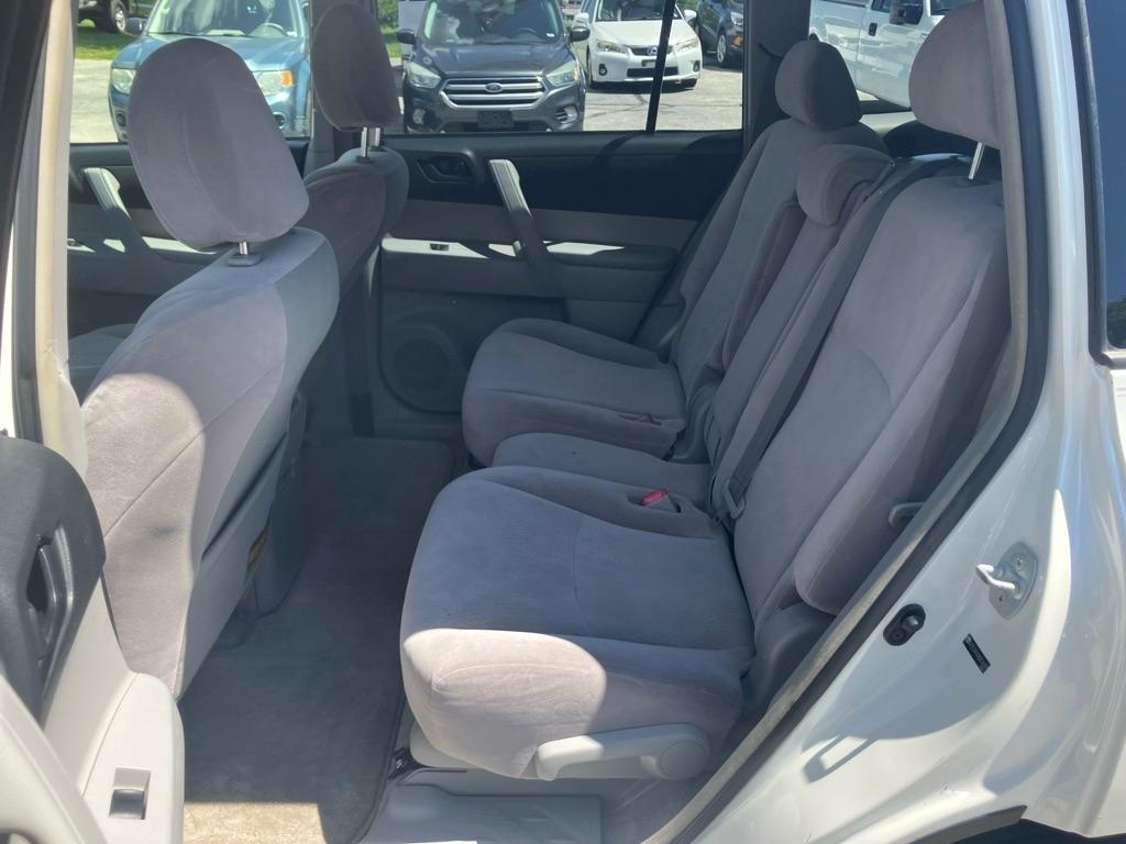 Toyota Highlander Base 4WD 2008