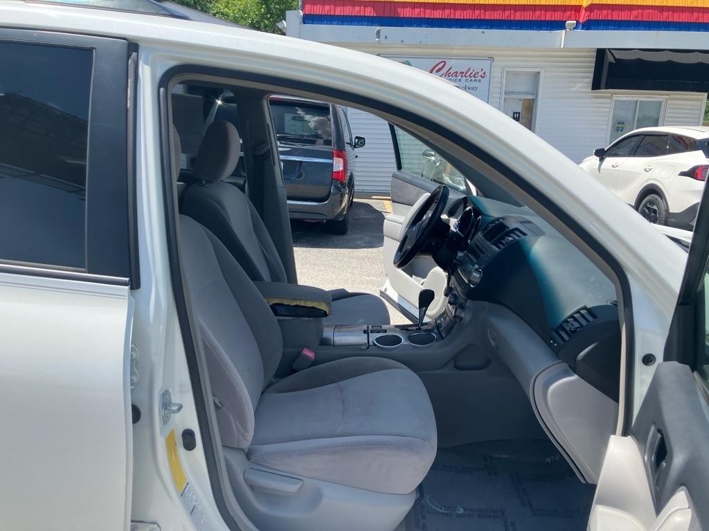 Toyota Highlander Base 4WD 2008