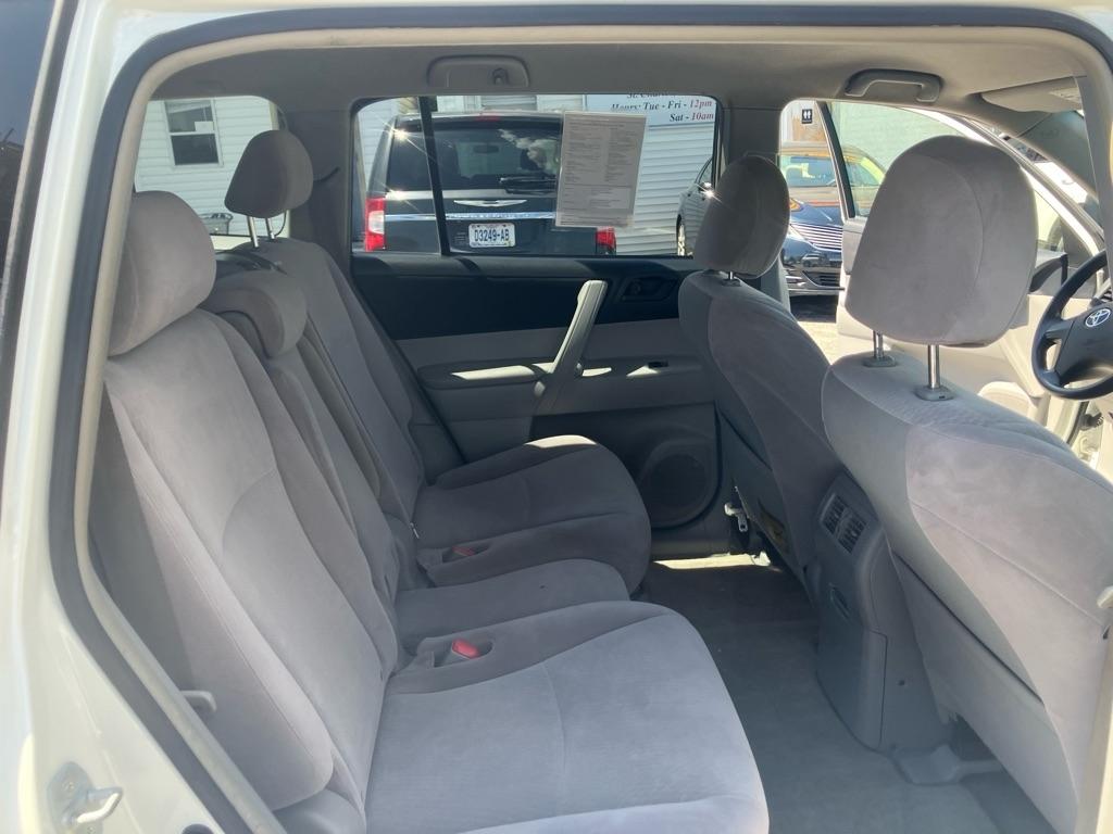Toyota Highlander Base 4WD 2008