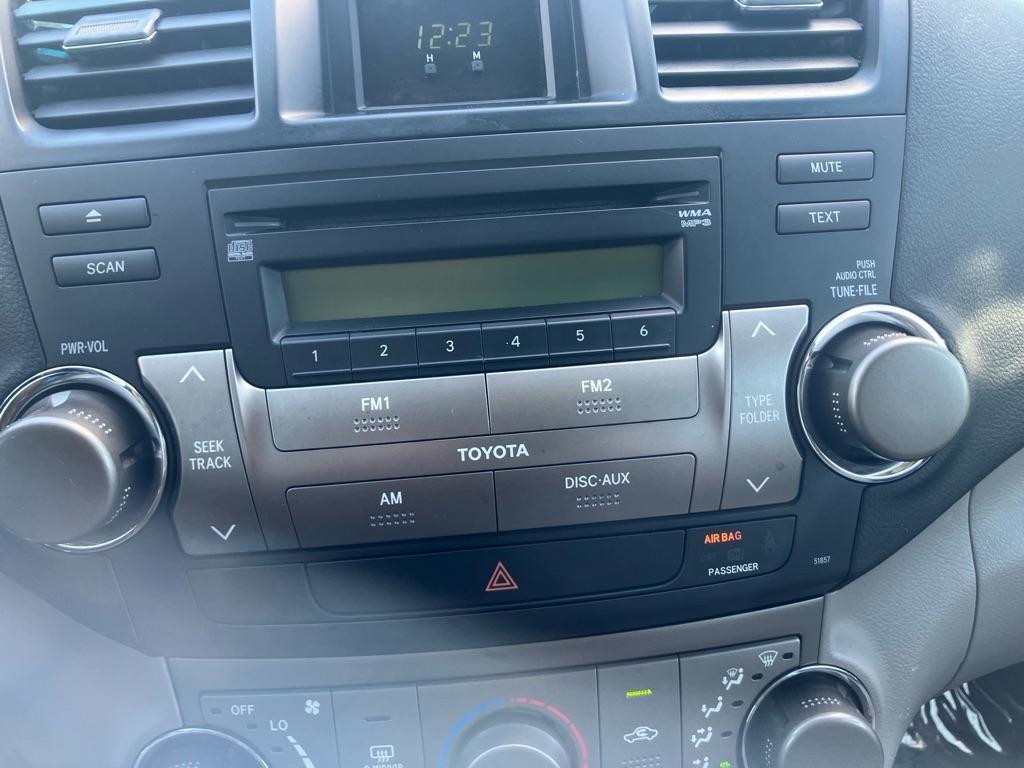 Toyota Highlander Base 4WD 2008