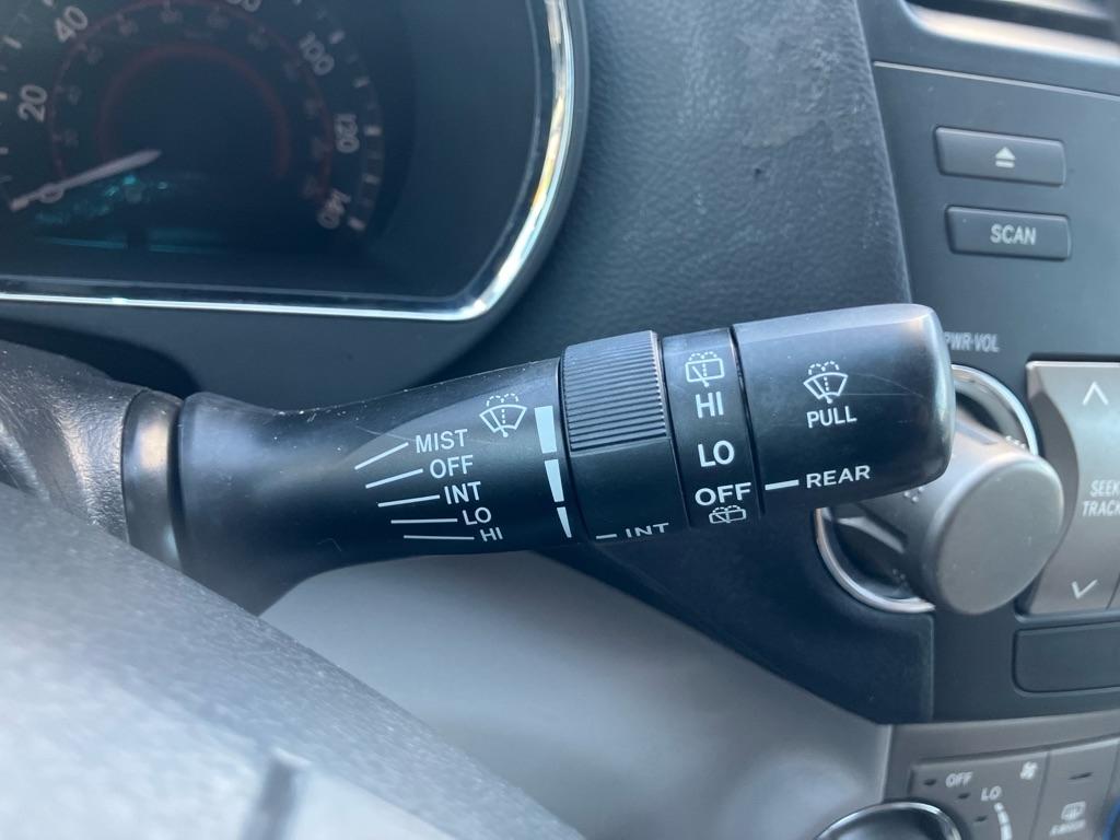 Toyota Highlander Base 4WD 2008