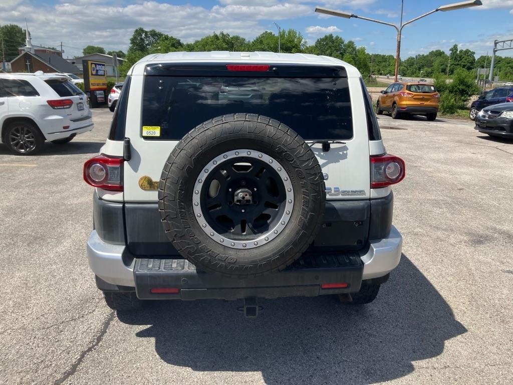 Toyota FJ Cruiser 4WD MT 2012