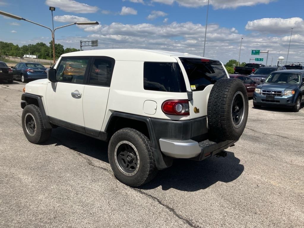 Toyota FJ Cruiser 4WD MT 2012