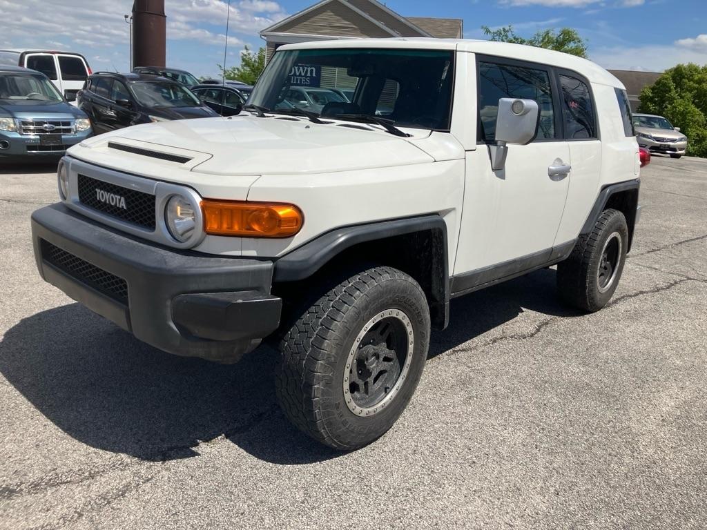 Toyota FJ Cruiser 4WD MT 2012