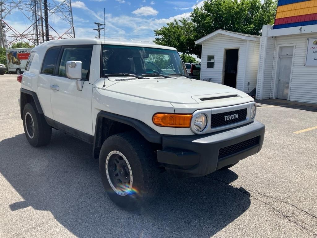 Toyota FJ Cruiser 4WD MT 2012