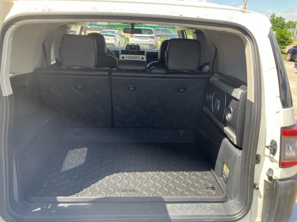 Toyota FJ Cruiser 4WD MT 2012