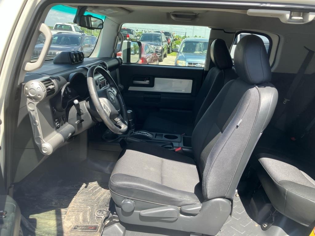 Toyota FJ Cruiser 4WD MT 2012