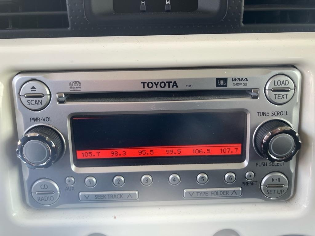 Toyota FJ Cruiser 4WD MT 2012