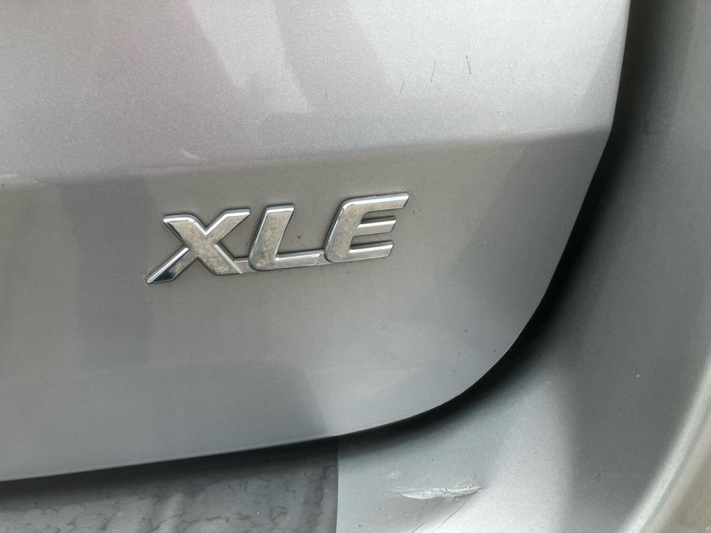 Toyota Sienna XLE 8-Pass V6 2011