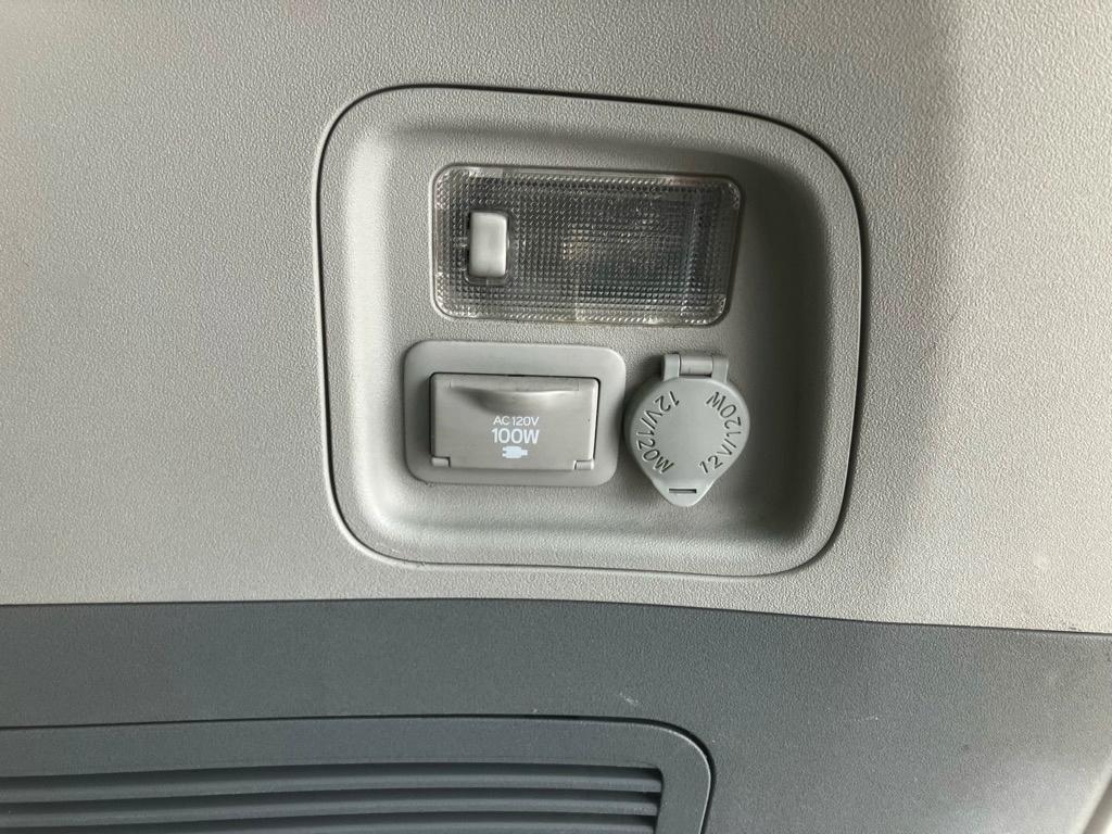 Toyota Sienna XLE 8-Pass V6 2011