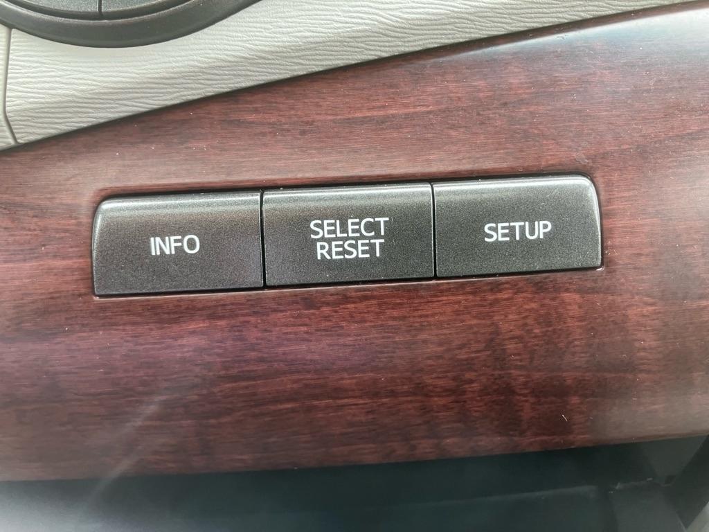 Toyota Sienna XLE 8-Pass V6 2011