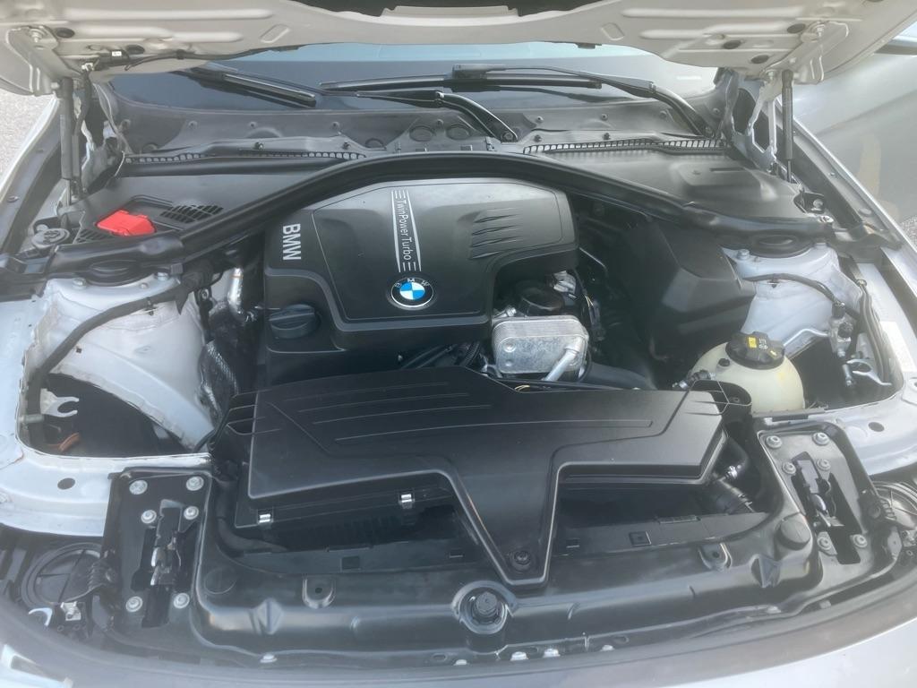 BMW 3-Series 320i Sedan 2014