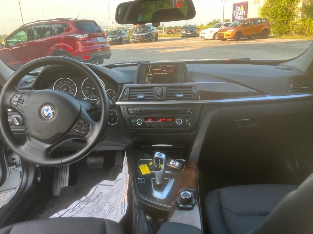 BMW 3-Series 320i Sedan 2014