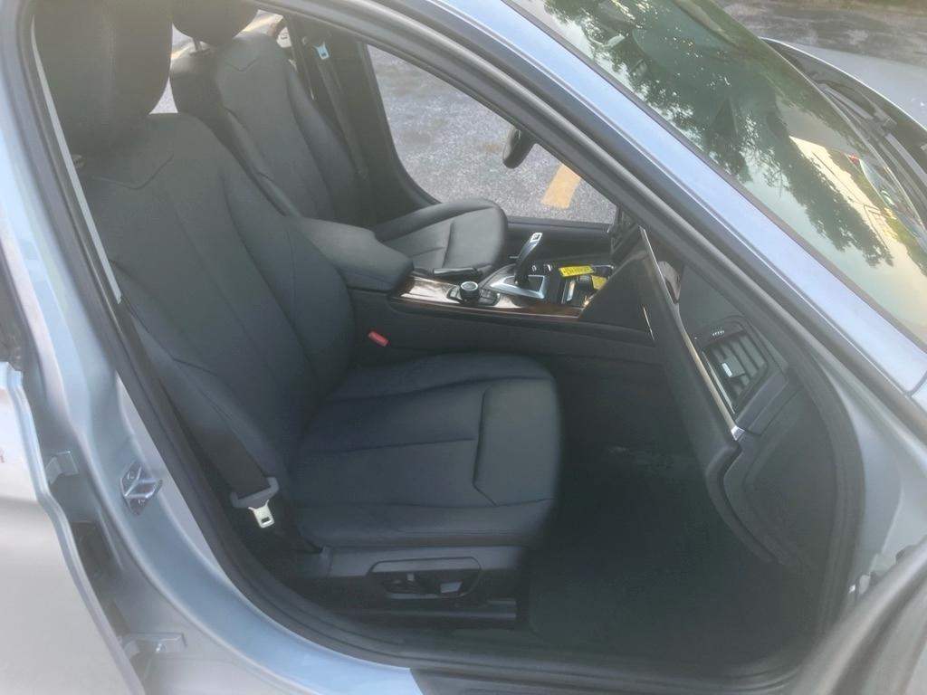 BMW 3-Series 320i Sedan 2014