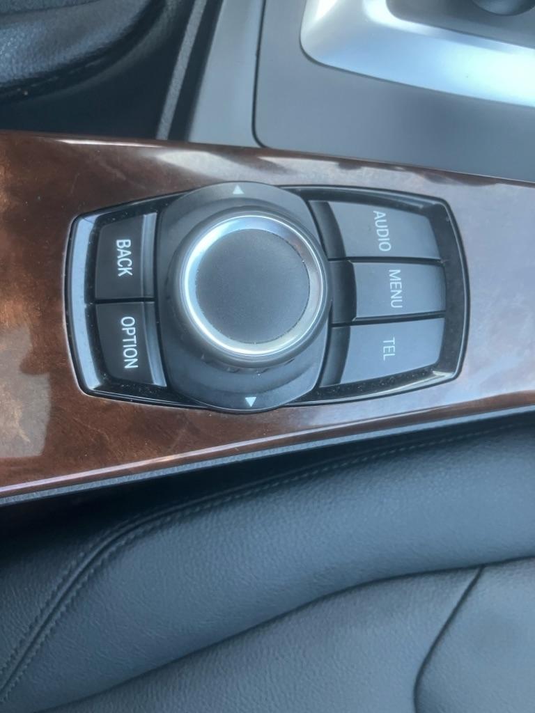 BMW 3-Series 320i Sedan 2014