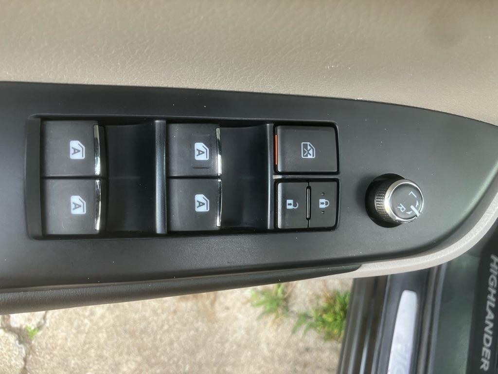 Toyota Highlander Limited AWD V6 2016