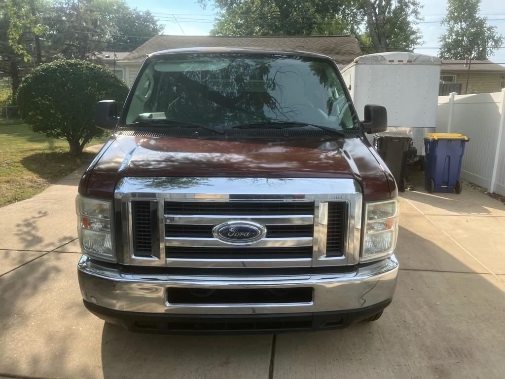 Ford Econoline E-350 XL Super Duty Extended 2010