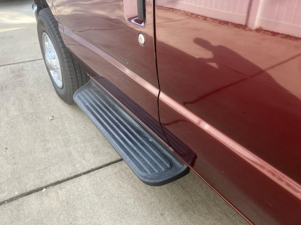 Ford Econoline E-350 XL Super Duty Extended 2010