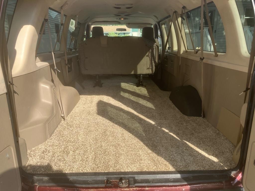 Ford Econoline E-350 XL Super Duty Extended 2010