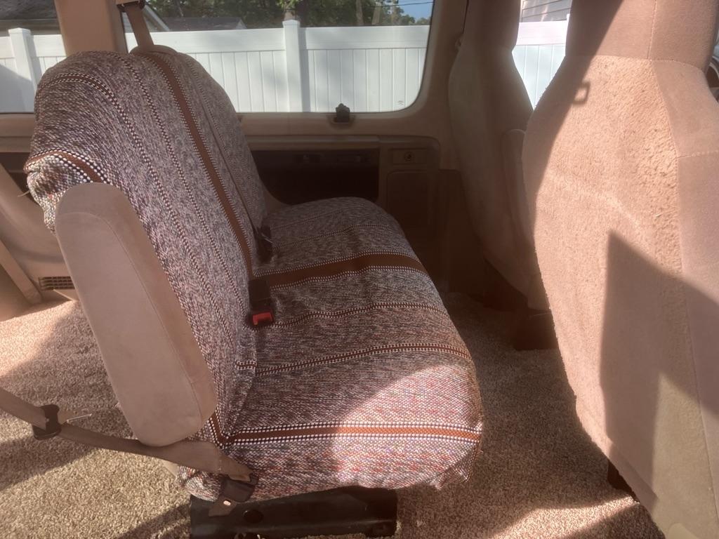 Ford Econoline E-350 XL Super Duty Extended 2010