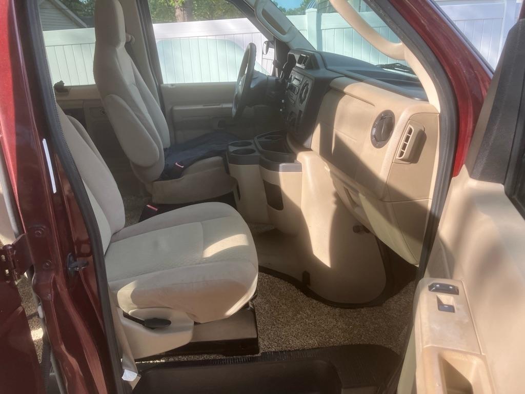 Ford Econoline E-350 XL Super Duty Extended 2010