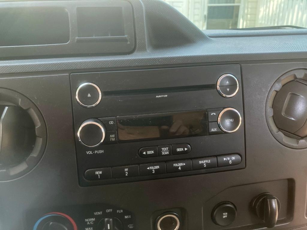 Ford Econoline E-350 XL Super Duty Extended 2010