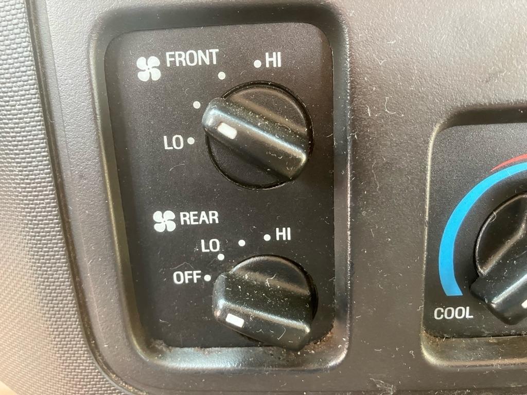 Ford Econoline E-350 XL Super Duty Extended 2010