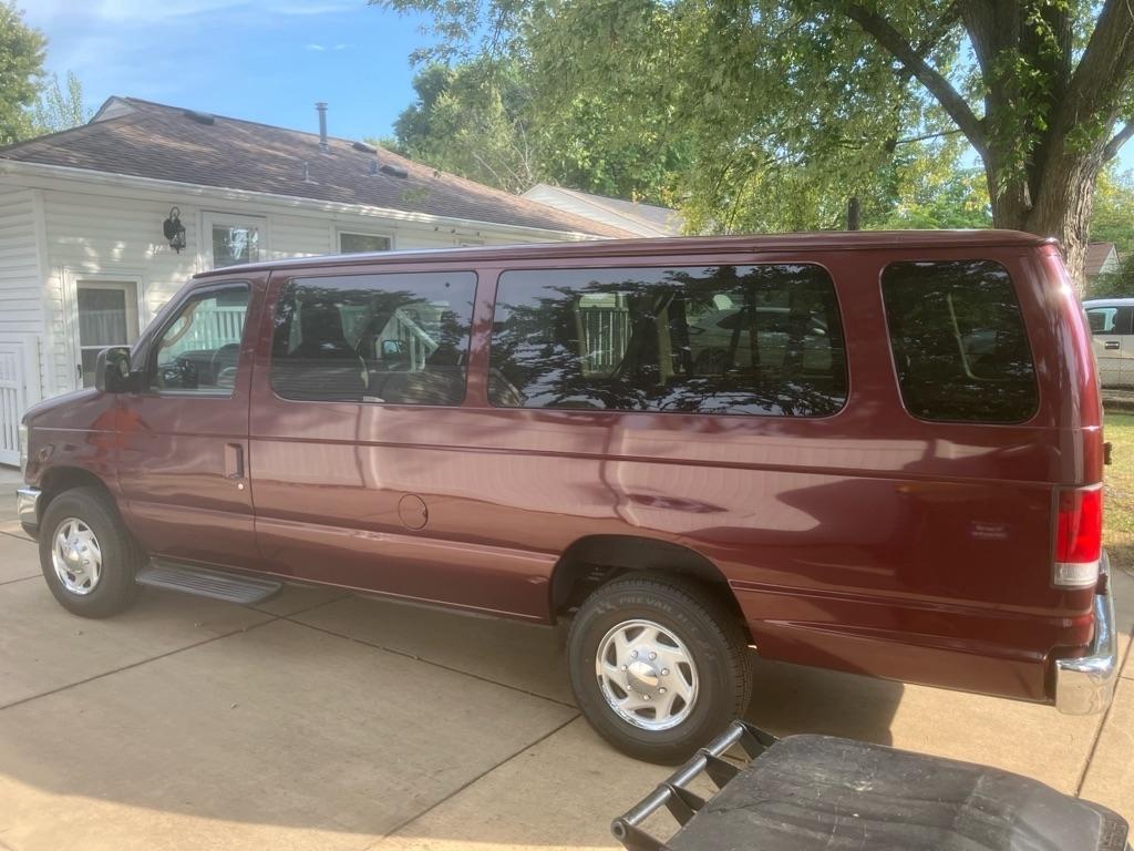 2010 Ford Econoline E-350 XL Super Duty Extended