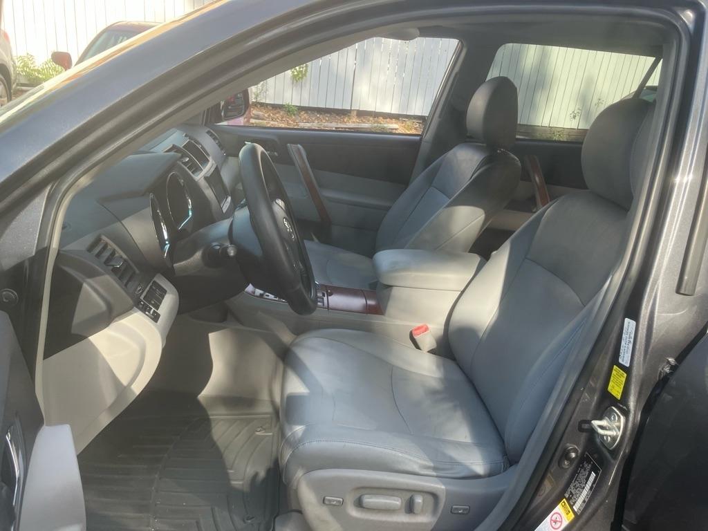 Toyota Highlander Limited 4WD 2010